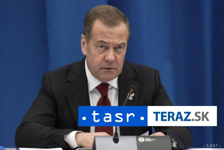 Medvedev Zapad vedie vojnu proti Rusku Moskva musi odpovedat