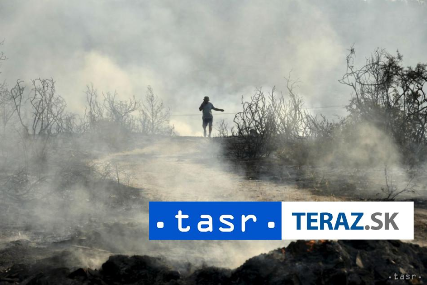 Poziar v oblubenej destinacii Dvaja ludia uhoreli v aute