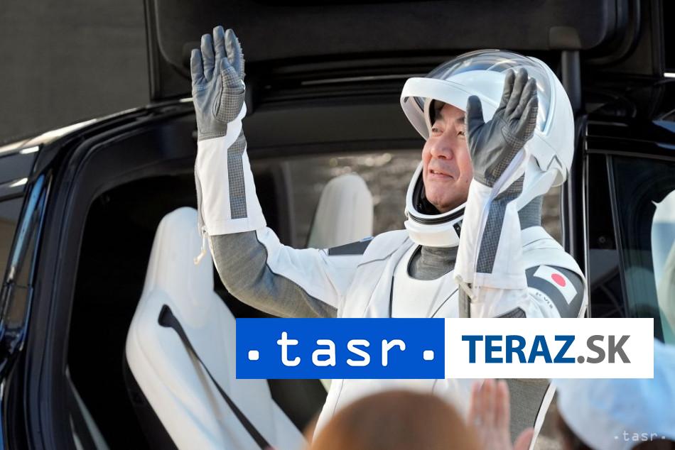 SpaceX odlozila start misie Crew 11 kvoli oblaku