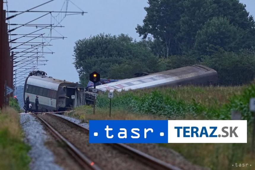 Vlak sa zrazil s vozidlom zomrel clovek