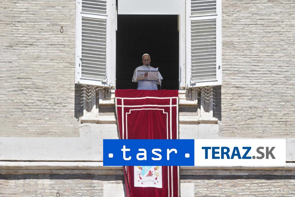 Papez vyzval na zlozenie zbrani po utokoch na Ukrajine