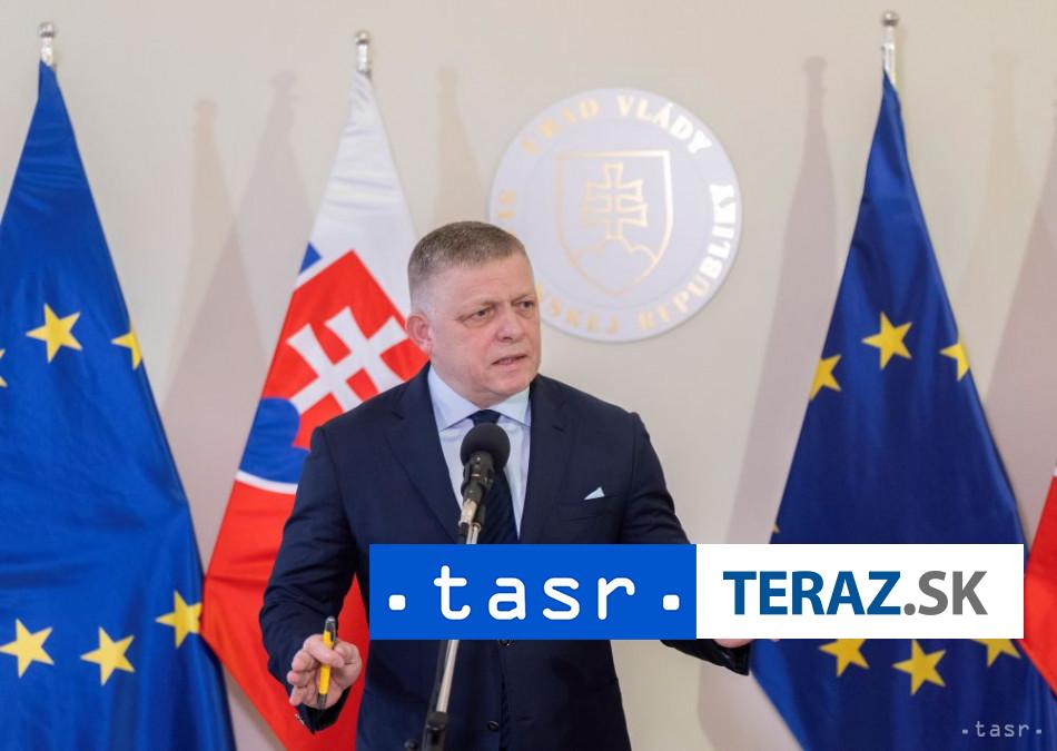 Premier Fico odovzdal cenu A Dubceka Grmanovi Banasovi a Telenskemu