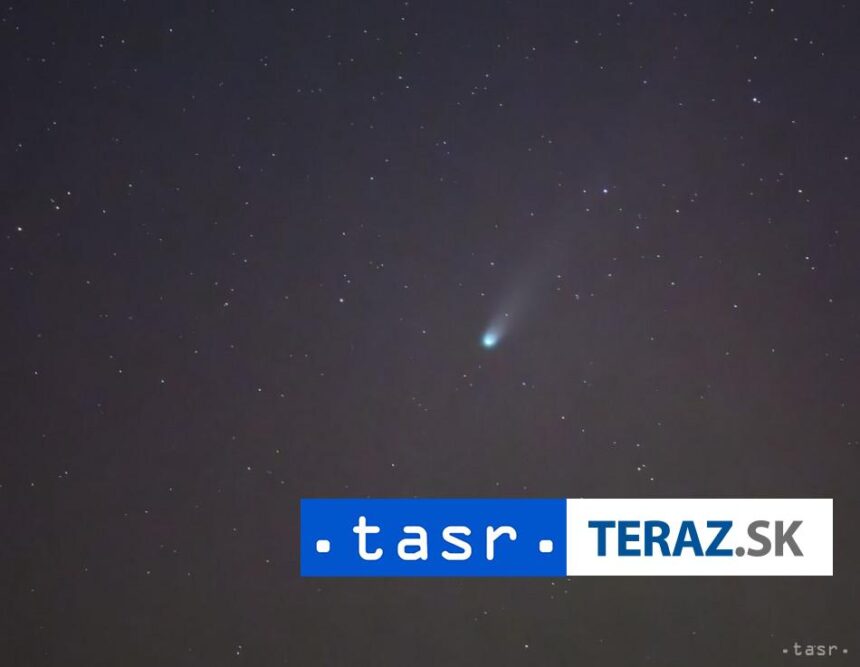 NASA zverejnila fotografiu komety nad Vysokymi Tatrami