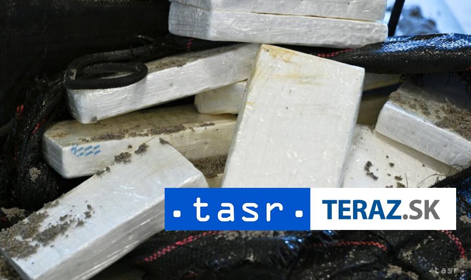 Policia zaistila 65 tony kokainu na lodi pri Kanarskych ostrovoch