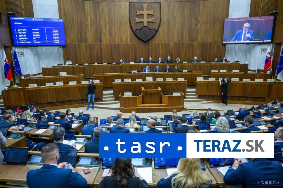 Poslanci pokracuju v diskusii o hazardnych hrach