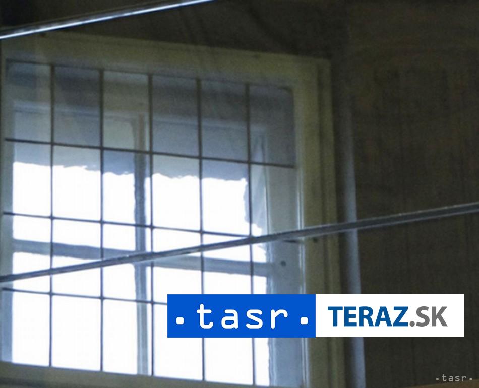 Dvaja muzi usli z vezenia s postelnou bieliznou