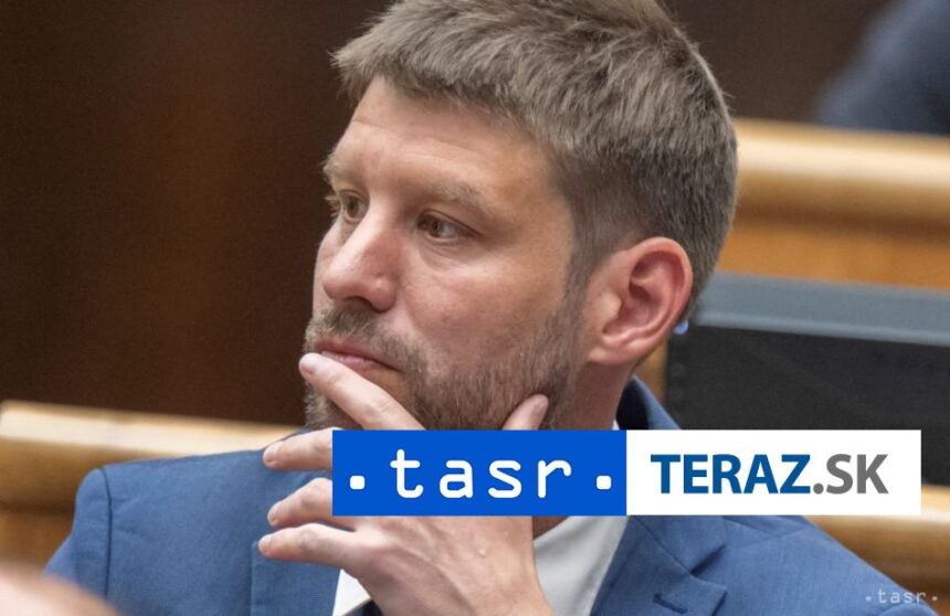 Ficova vlada opat uraza vsetkych mladych ludi