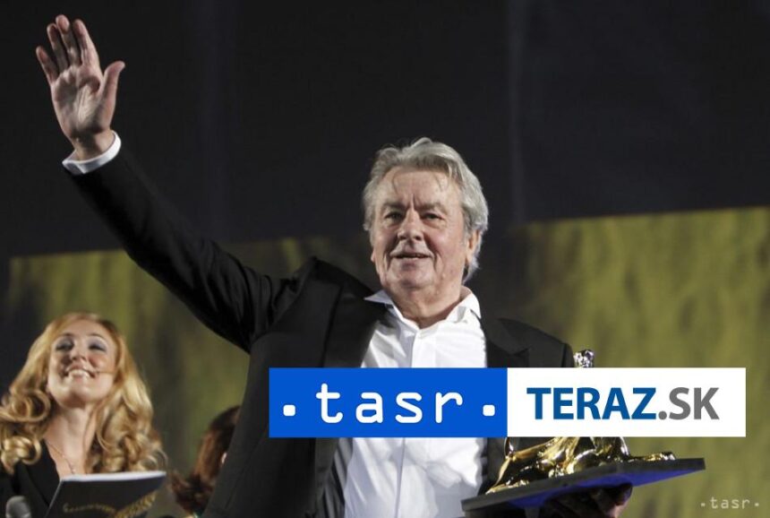 Francuzsky herec Alain Delon by mal mat 90 rokov