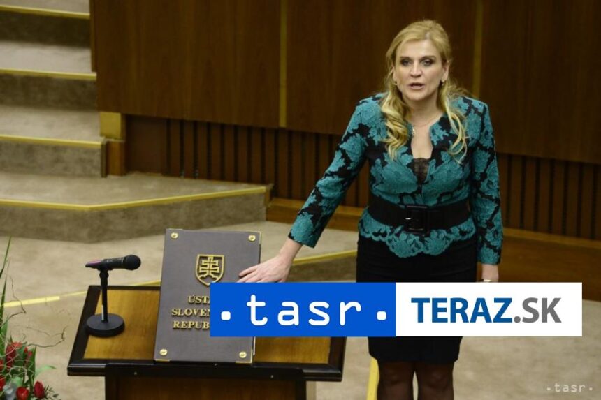 J Valova sa vzdala poslaneckeho mandatu nahradi ju V Macasek