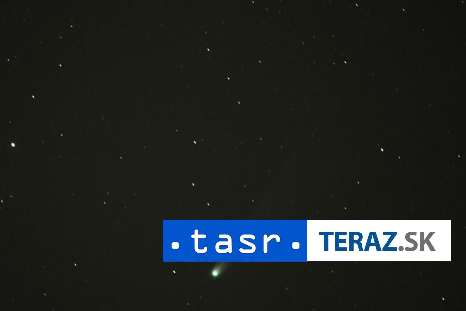 NASA zverejnila fotografiu komety Lemmon nad V Tatrami