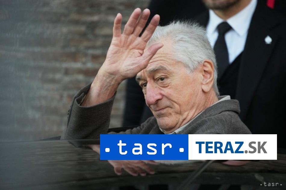 Papez prijal herecku legendu Roberta De Nira