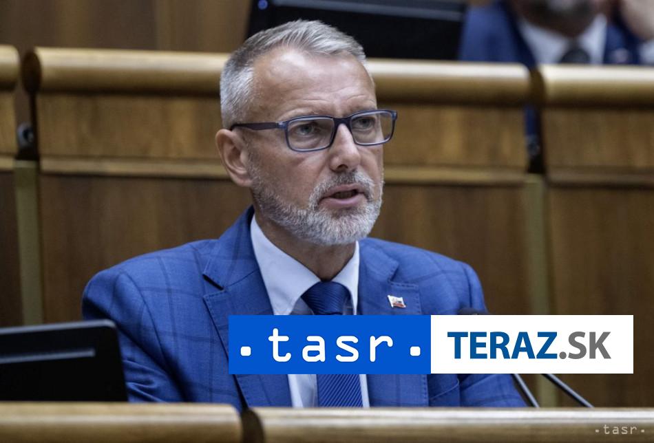 Rasi V roku 1989 sme ziadali dialog dnes monology prevladaju