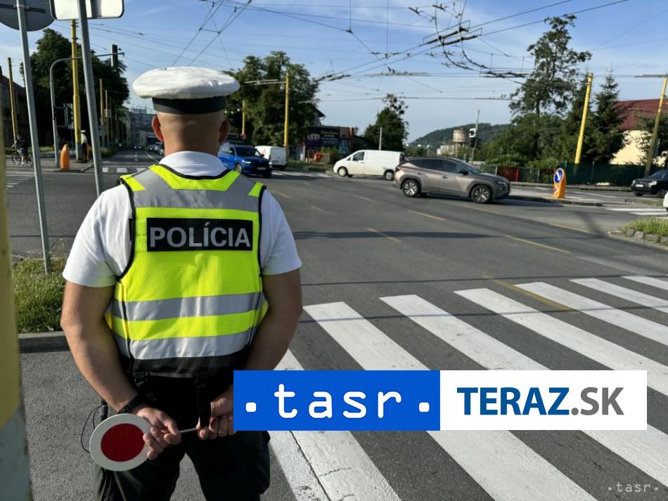 Reflexne prvky upozornia vodica na chodca z dialky