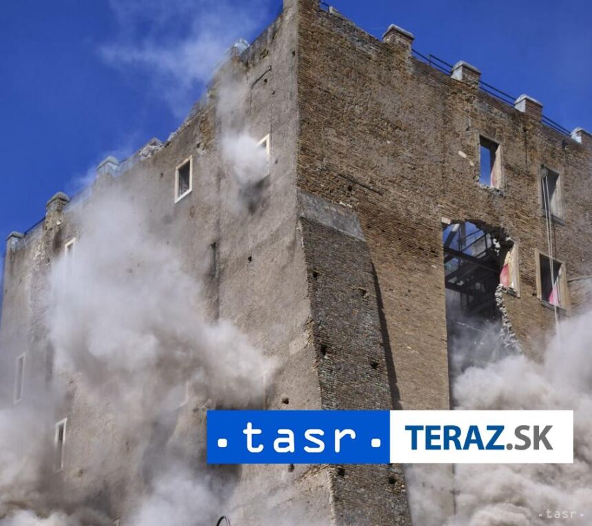 TRAGEDIA Robotnik ktoreho vytiahli z trosiek zomrel