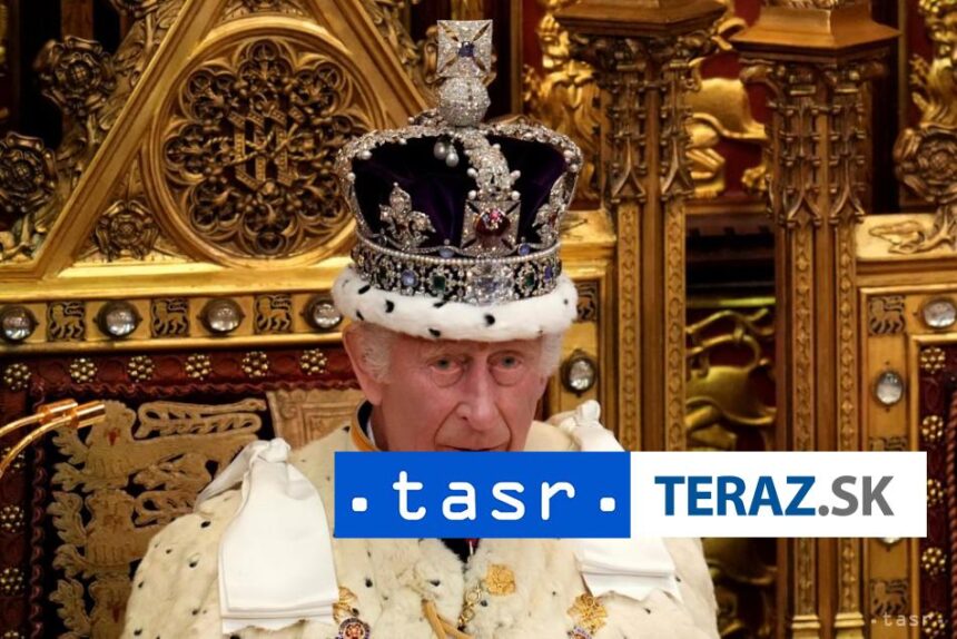 Aktivisti hodili kolac do vitriny s klenotmi