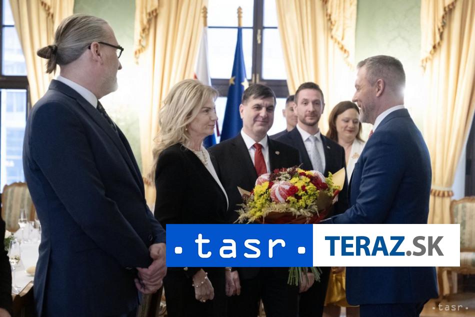 Prezident sa s europoslancami dohodol na aktivnejsej diplomacii
