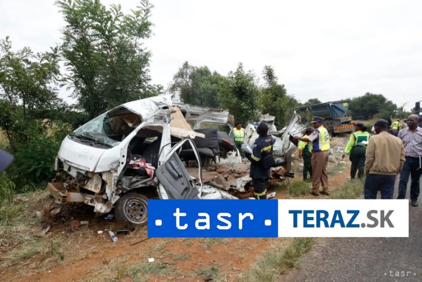 OBROVSKA TRAGEDIA Pri dopravnej nehode zahynulo najmenej 13 studentov