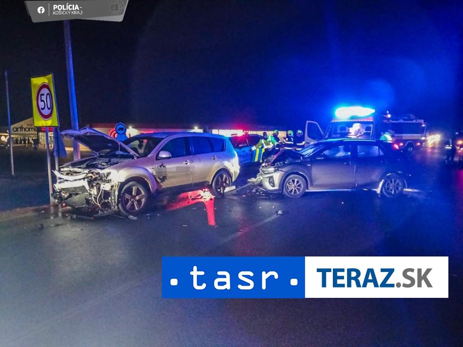 VAZNA NEHODA Pri Kosiciach sa zrazili tri auta hlasia zranenych