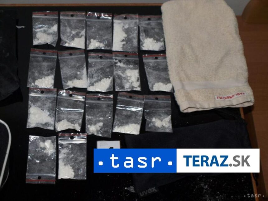 VELKY ZAHAD Zadrzali lod s piatimi tonami kokainu