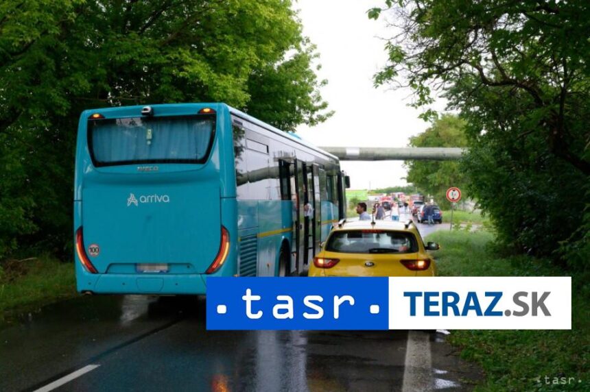 v pripade zrazky vlaku s autobusom pri novych zamkoch bolo vznesene obvinenie