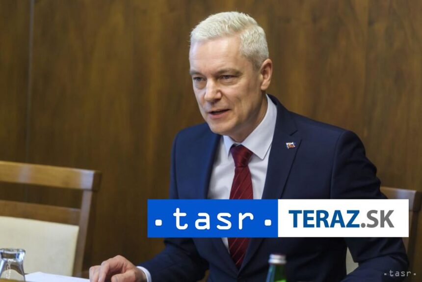 J Ferencak vnimaj vylucenie z Hlasu SD ako prenasledovanie