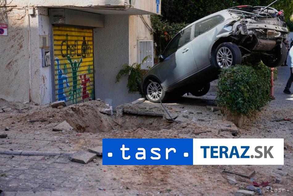 Teheran v Irane a Tel Aviv v Izraeli zasiahlo viacero