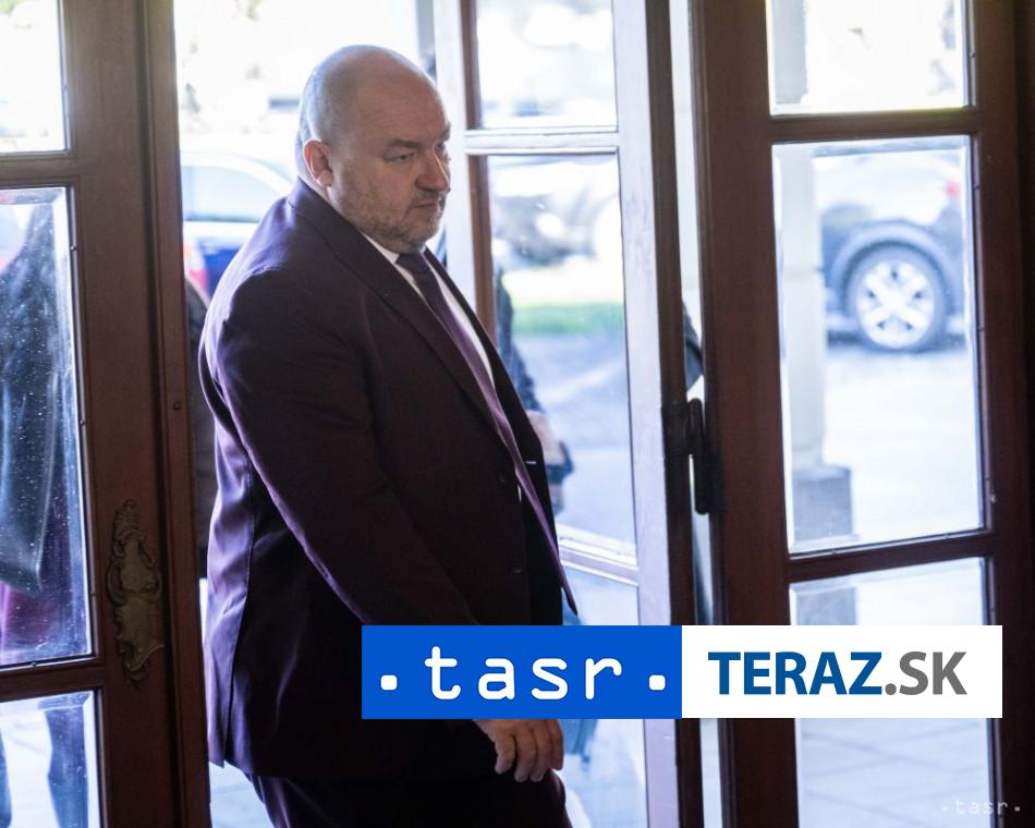 Huliak podmieuje daliu podporu konsolidcie zmenou zkona o DPH