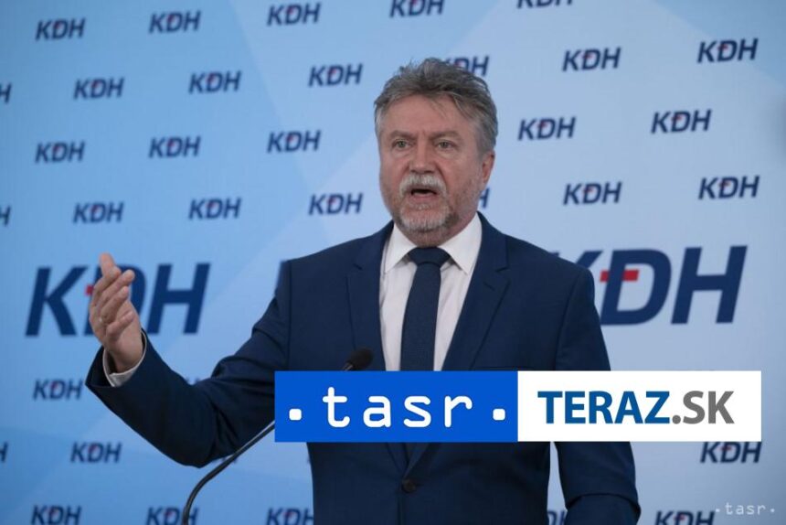 J Hajko z KDH sa vzdava mandatu poslanca