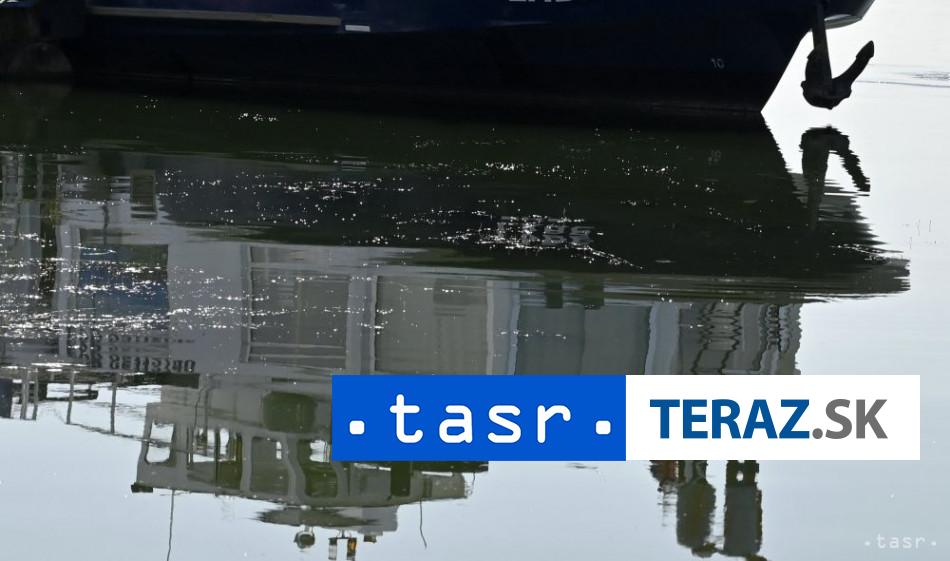 Kremel hovori o piratstve po sprave o sledovani fregaty a tankerov