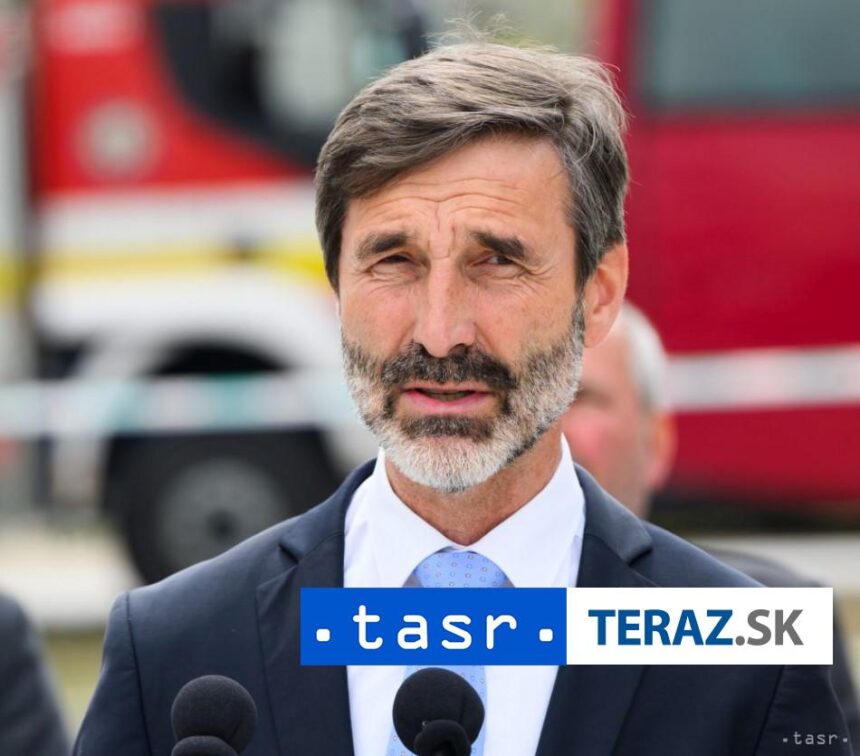 Blanar veri ze EU sa zapoji do procesu mieru na Ukrajine ako partner