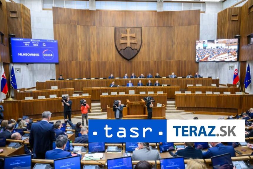 Narodna rada SR ukoncila den diskusiou k sprave o pokroku Slovenskej republiky