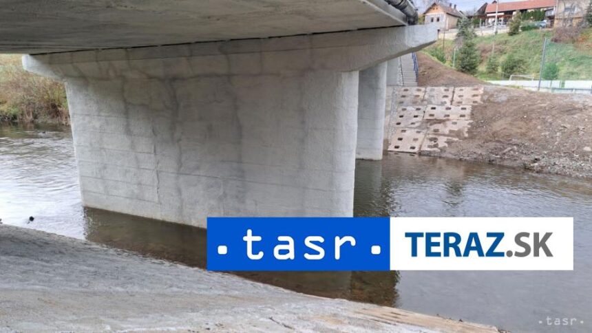 Pod mostom v Presove sa zrutili stavebne podpory