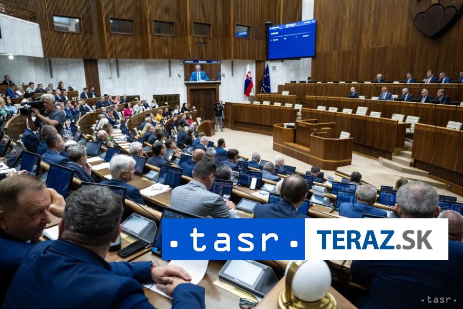 Poslanci budu o navrhu na odvolanie Tarabu rokovat v pondelok