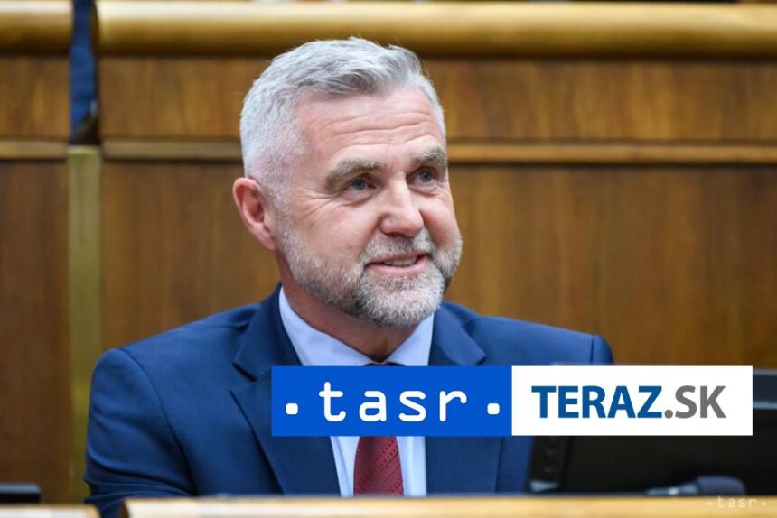 Opozicia kritizuje Gaspara za Ocistec PS ho chce odvolavat v septembri