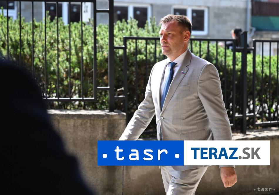 Poslanci neboli uznasaniaschopni pri pokuse o zacatie odvolavania Tarabu