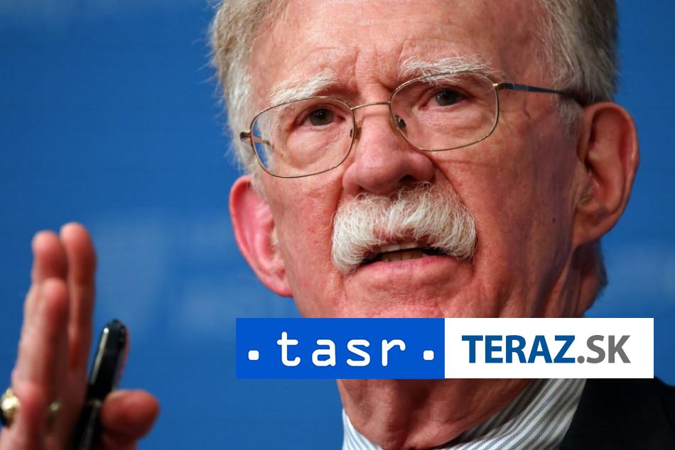 Trumpov byvaly poradca sa prizna k nelegalnej drzbe tajnych dokumentov