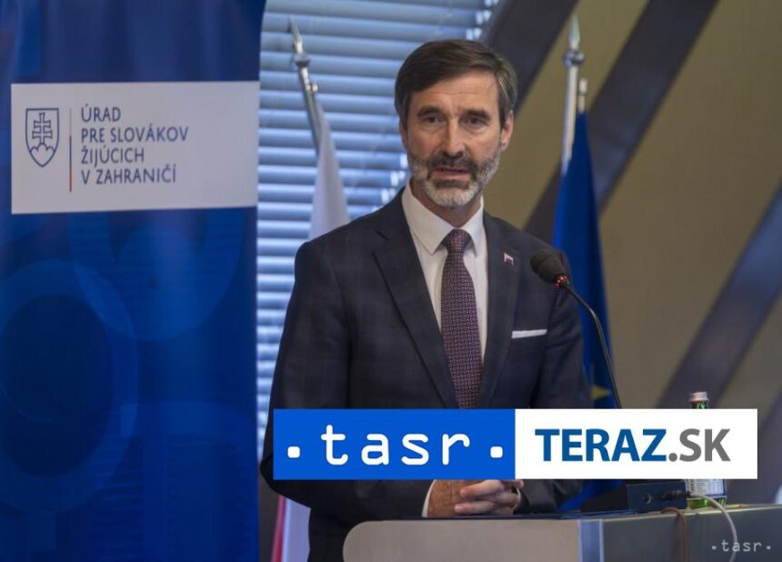 Blanar telefonoval s bulharskou ministerkou hovorili aj o samite NATO