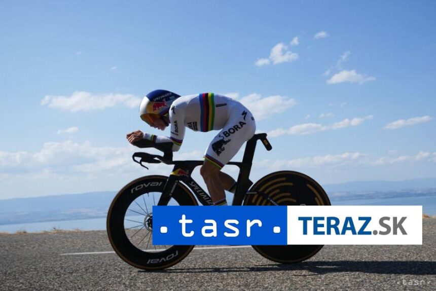 Evenepoel porazil Pogacara v casovke o 28 sekund a ziskal 16 etapu