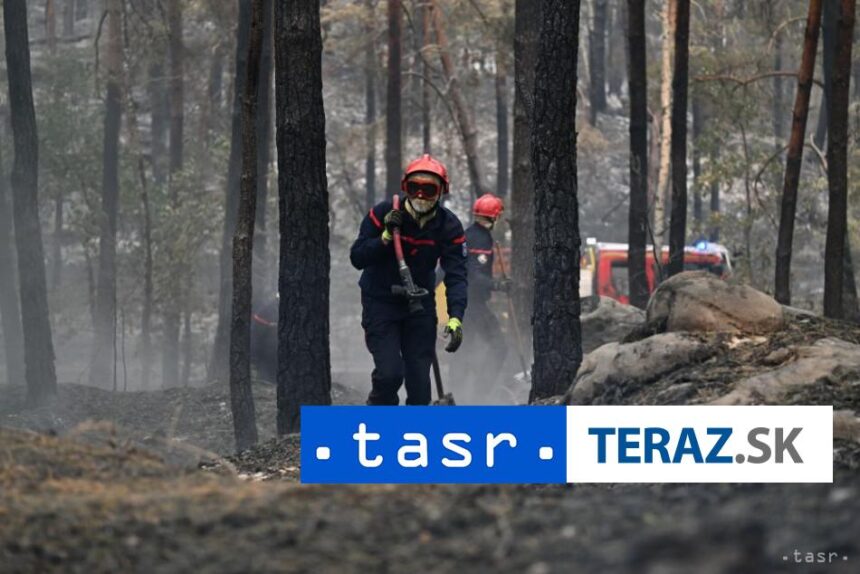 Hasici zastavili sirenie poziarov v lesoch Fontainebleau pri Parizi