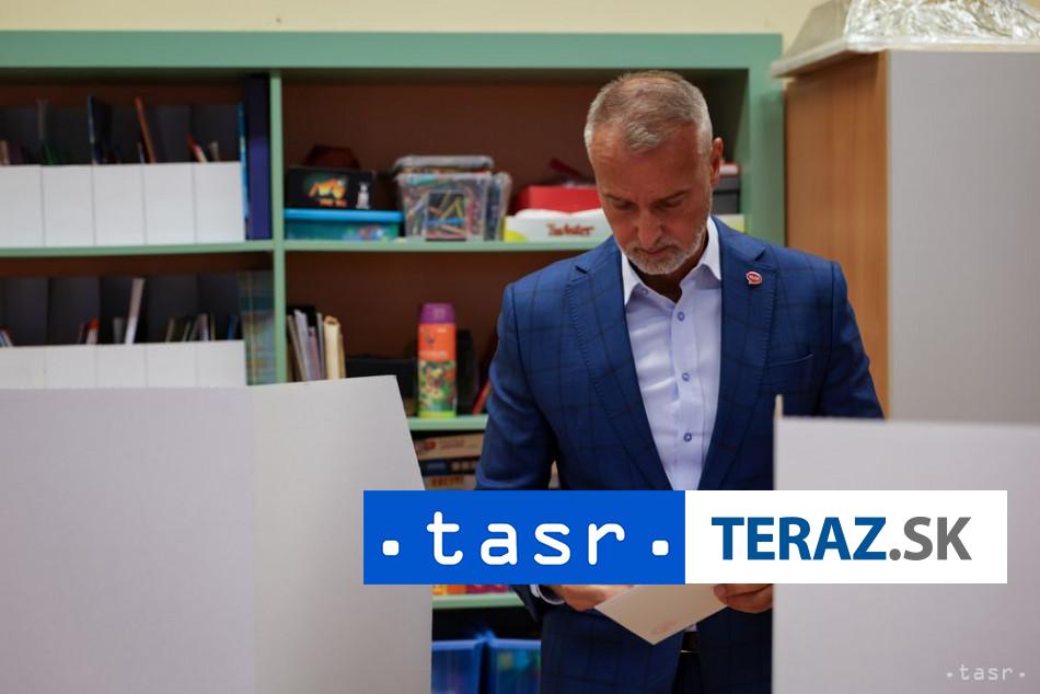 R Rasi Zucastnil som sa na referende pretoze si vazim tento instituut