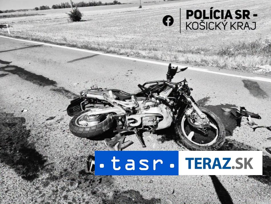 SMRTELNA NEHODA NA VYCHODE Motocyklista sa zrazil s vozidlom