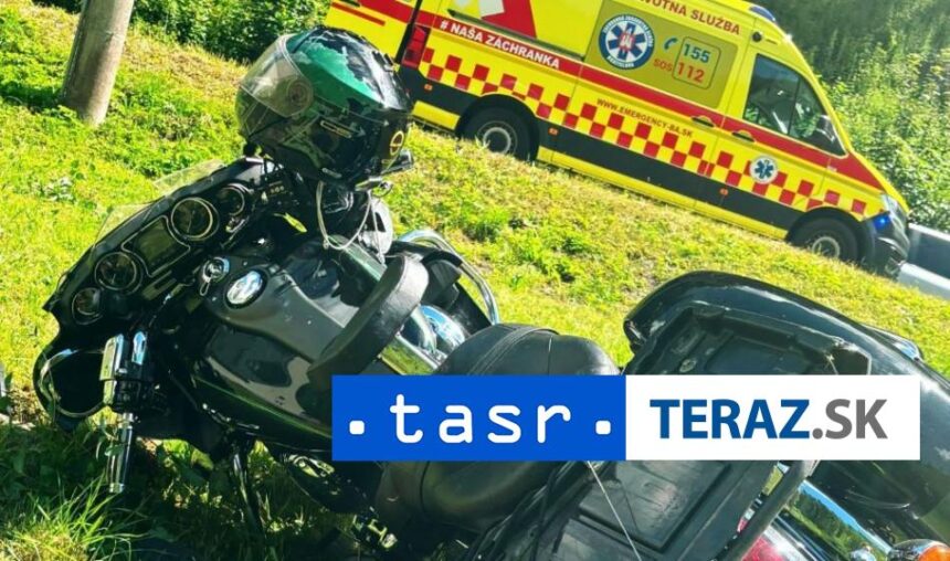 VYLETEL Z CESTY Motocyklista pri havarii skoncill mimo vozovky