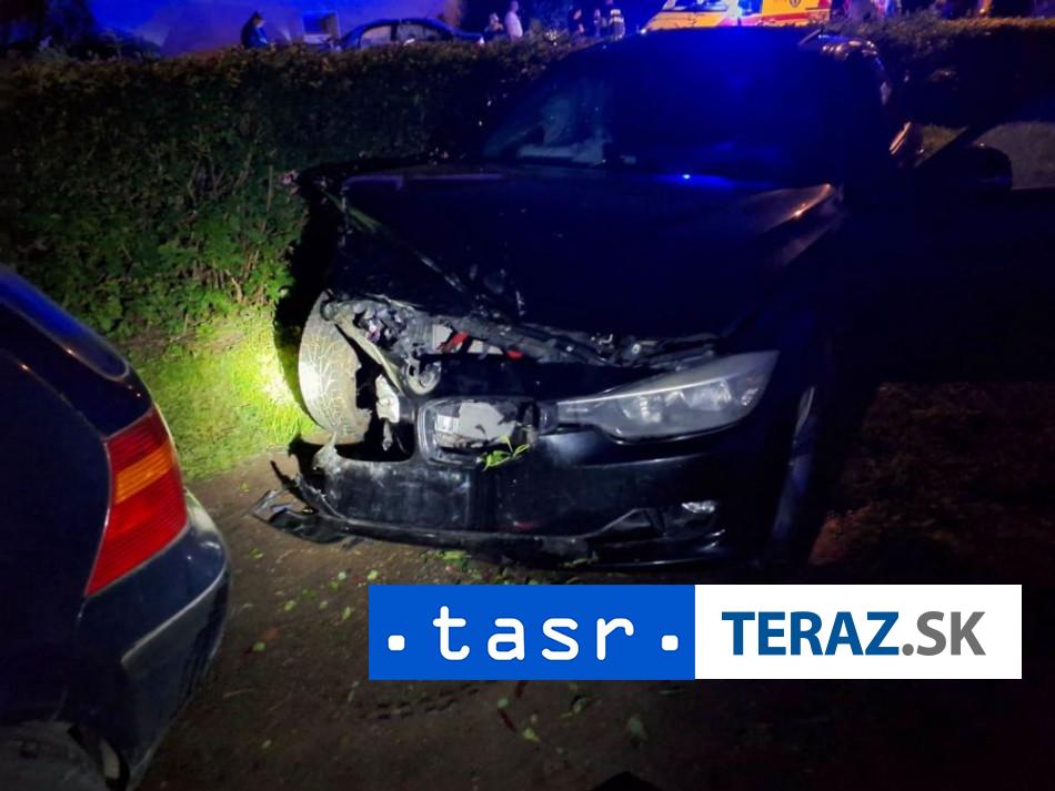 Zrazka troch aut na Orave Hlasia styroch zranenych