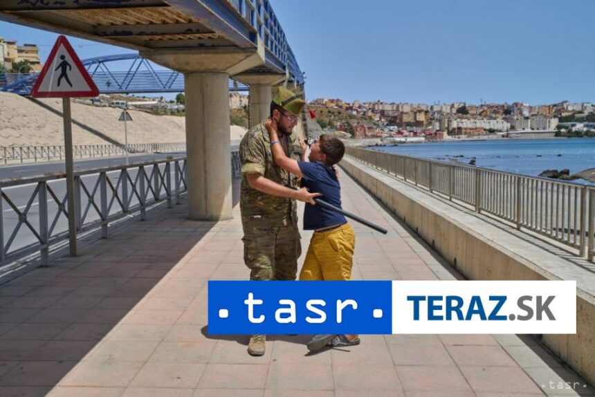 CEUTA VOLA O POMOC Stovky deti zostali tam