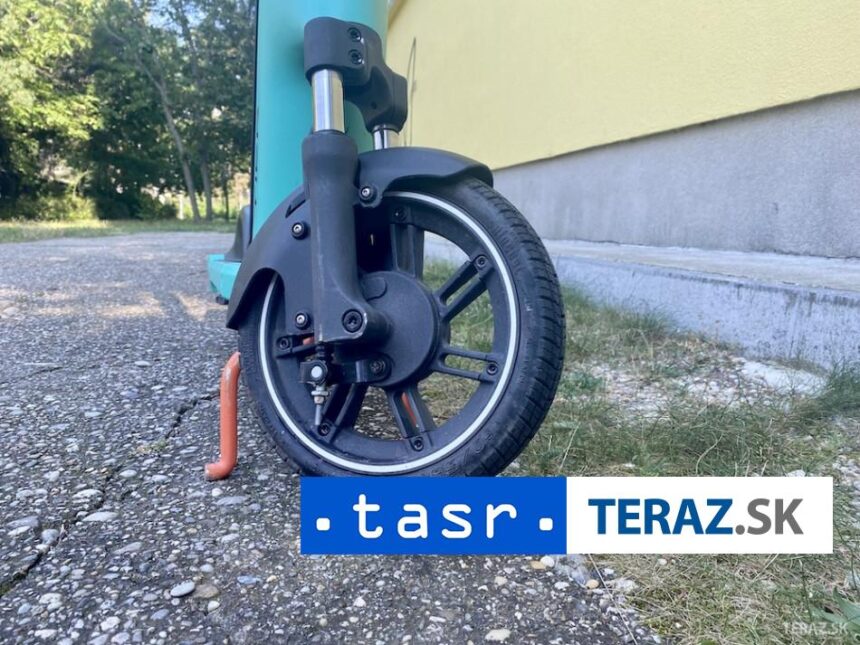 POLICIA NEVERILA VLASTNYM OCAJM KOLOBEZKAR ISIEL 80 KMH