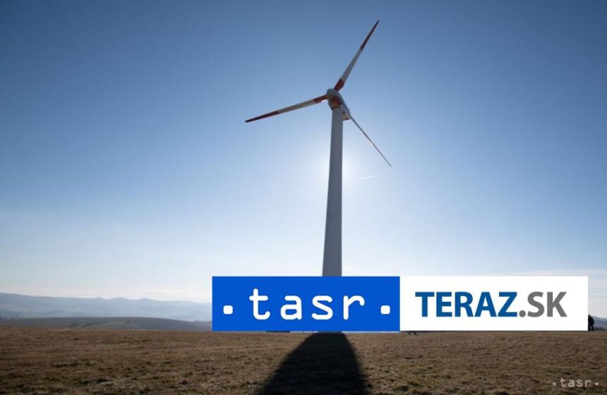 V Cesku spadla 30 metrov vetrn turbna