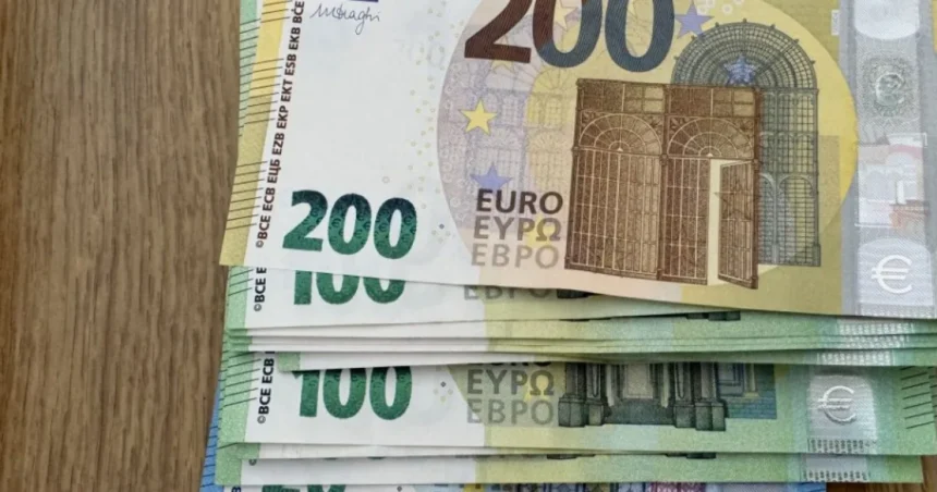 Analýza: Ľudia s AI zručnosťami zarábajú v priemere o 56 % viac