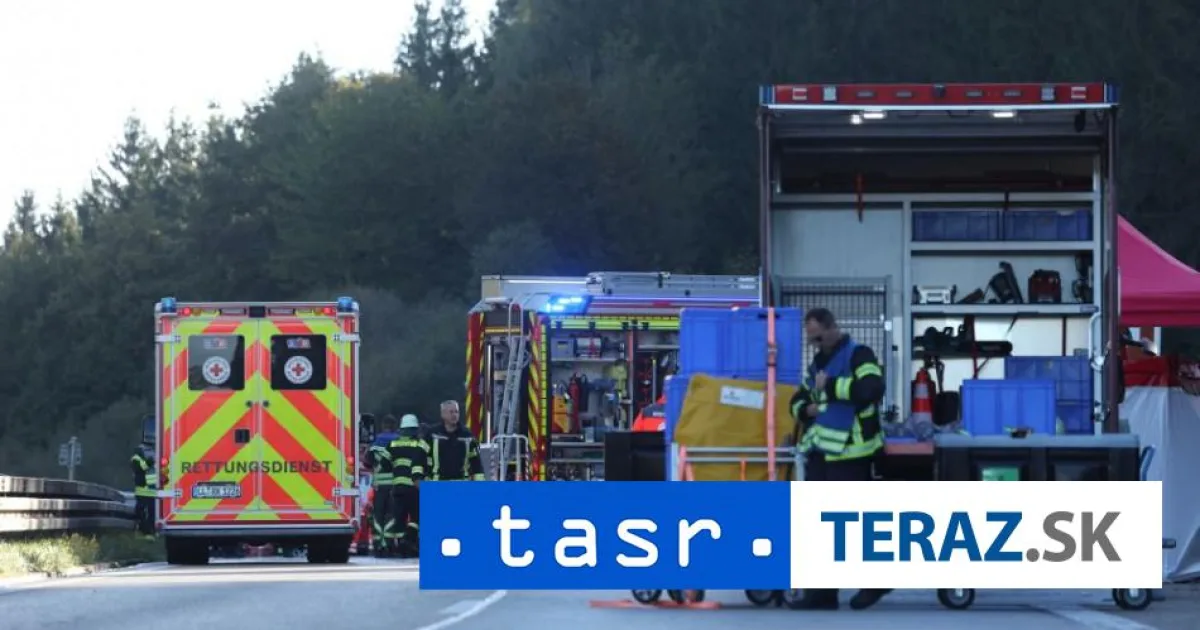 Autobus s turistami idúci na Oktoberfest havaroval, dvaja ľudia zahynuli