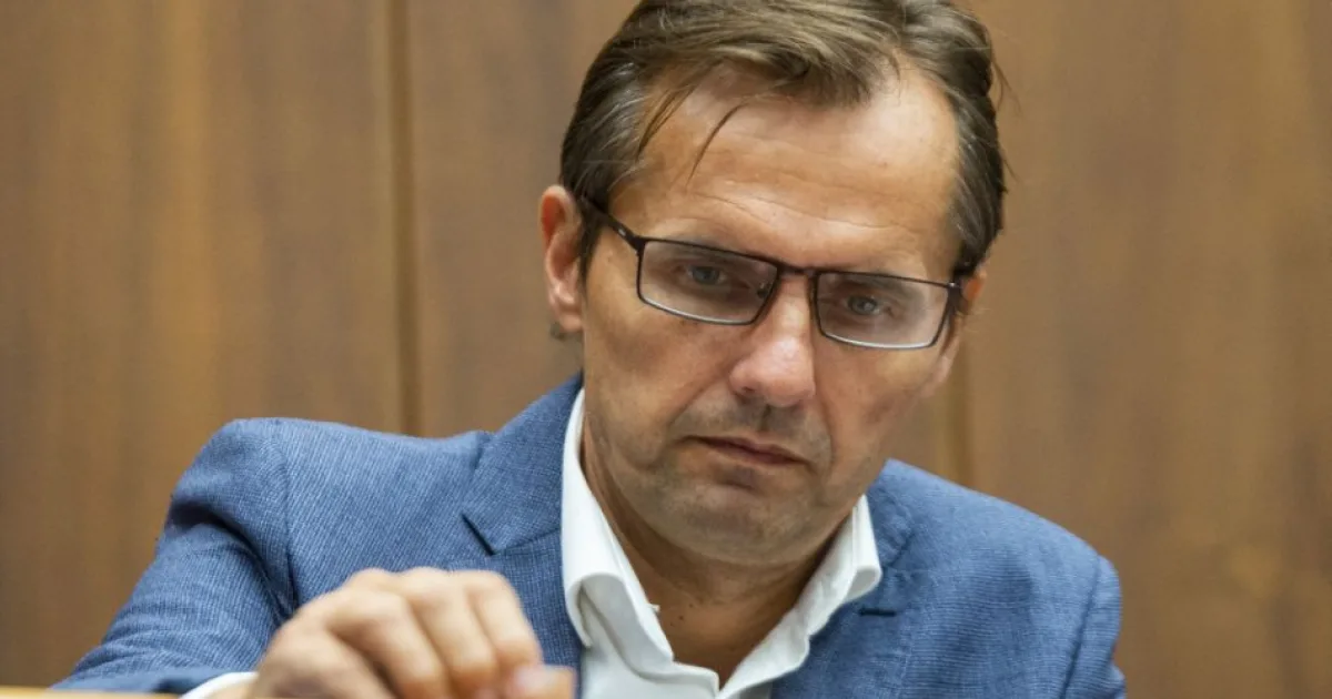 Galko kritizuje nové pravidlá pre tlačové besedy nezaradených poslancov