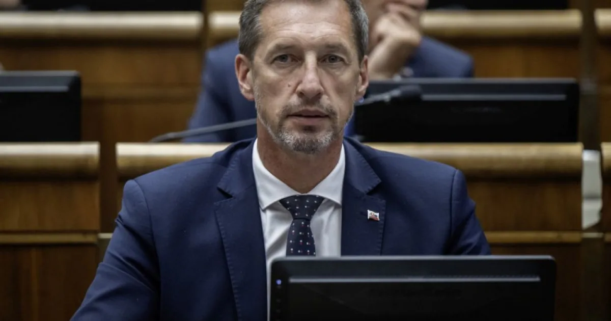 Opozícia reaguje na odvolanie šéfa T. Tarabu